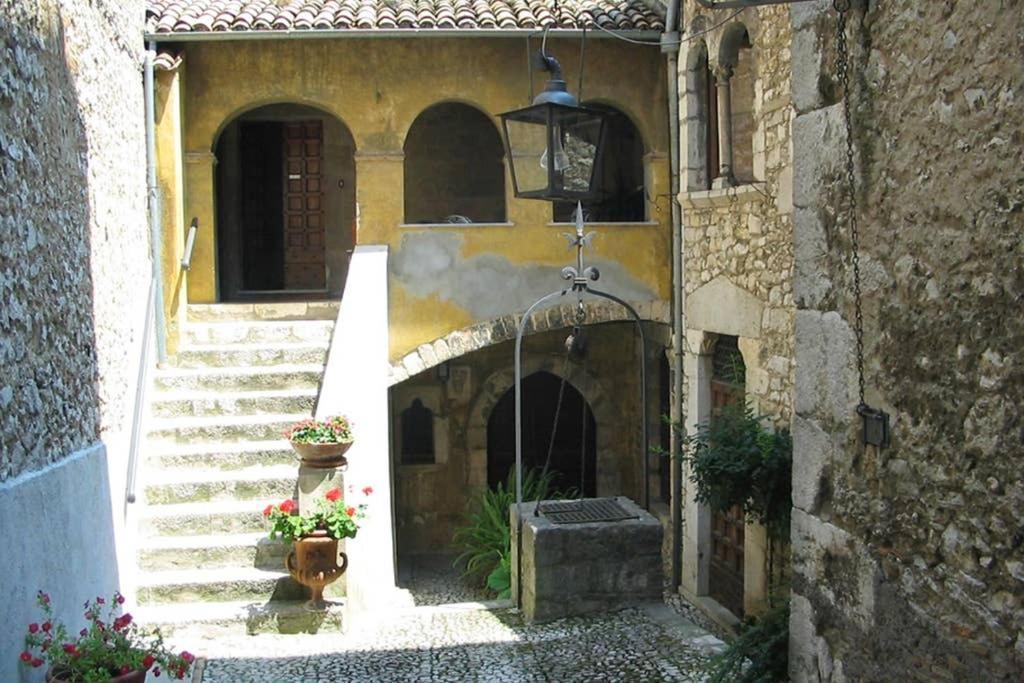 Domus - Casa Vacanza B&B Veroli Eksteriør bilde
